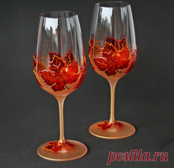 Wine Glasses, Mapple Leaves Glasses, Autumn Glasses, Fall Glasses, Hand Painted, Set of 2 Wine Glasses, Mapple Leaves Glasses, Autumn Glasses, Fall Glasses, Hand Painted, Set of 2 Fine quality wine glasses, hand painted, set of 2. Soft light orange frost effect on the base and stem. Rich shades of yellow, orange and red for the leaves. Bright and warm autumn colors. One of a kind Glasses, Authors design. READY TO SHIP! Gift box wrapping. height; 24cm / 9 in 570ml 19 1/4 OZ...