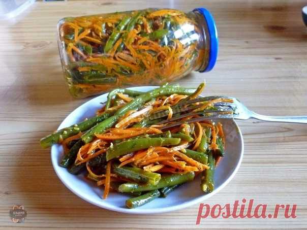 Маринованная стручковая фасоль по-корейски — безумно вкусно!

Маринованной фасоли по-корейски многие удивляются. К моркови уже привыкли, а вот фасоль — в диковинку. Вкус у блюда получается — отменный. А с традиционно зажаренной курицей или мясом — просто пальчики оближешь!

ИНГРЕДИЕНТЫ
Показать полностью...