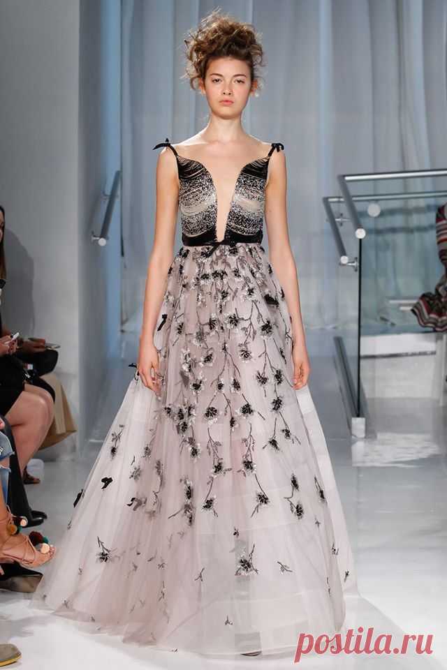 (8) ValentinFashion