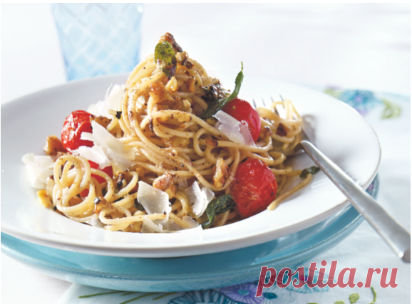 Спагетти с томатами и пряным ореховым маслом | Просто. Вкусно