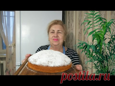 Совсем простой пирог на кефире,но очень вкусный,мягкий,пышный.
