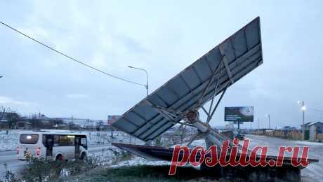 Семь человек пострадали во время шторма в Крыму, двое госпитализированы. В Евпатории семь человек пострадали из-за непогоды, двух местных жителей пришлось госпитализировать, еще пятерым первая медицинская помощь оказана амбулаторно. Об этом сообщает ТАСС. Состояние госпитализированных пострадавших врачи ...