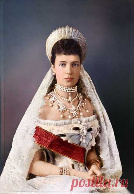 Princess Dagmar of Denmark upon her wedding day to Tsar…
от klimbims  |  Pinterest • Всемирный каталог идей