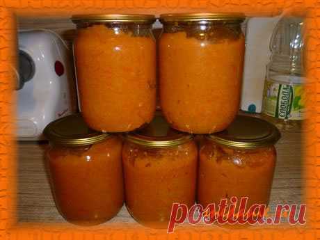 Вкусная кабачковая икра на зиму с майонезом 

Ингредиенты
очищенные от кожуры и семян кабачки — 3 кг
чеснок — 10 зубчиков
майонез — 250 гр
томатная паста — 250 гр
соль — 1 ст.ложка
сахарный песок — 100 гр (полстакана)
красный молотый перец — 2 щепотки
растительное масло — 100 гр
уксус 9% — 2 ст.ложки
