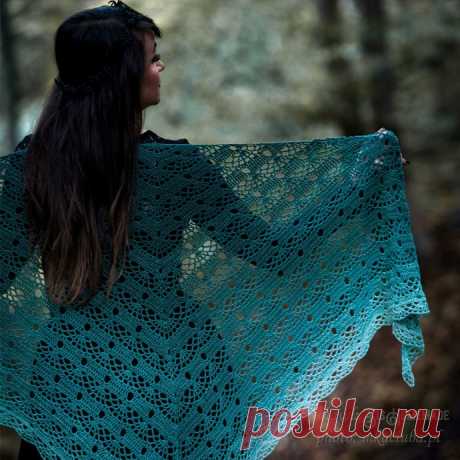 Ажурная шаль "Sis" от дизайнера Joanna Grzelak. Крючком. Схемы. / knittingideas.ru