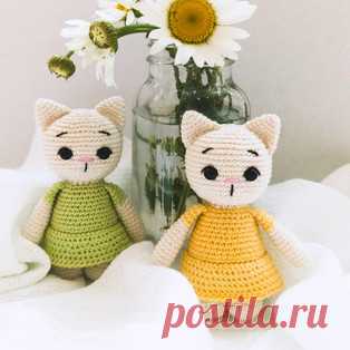 Котёнок амигуруми. Схемы и описания для вязания игрушек крючком! Бесплатный мастер-класс от @clubok.toys по вязанию котёнка крючком. Высота вязаной игрушки примерно 8 см. Для изготовления такого маленького котика ав…
