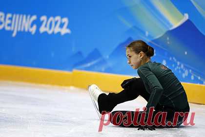 Валиева трижды упала на тренировке на Олимпиаде-2022 в Пекине. Российская фигуристка Камила Валиева провела тренировку на зимних Олимпийских играх-2022 в Пекине. В ходе прогона произвольной программы спортсменка допустила три падения. Ей не удалось чисто выполнить два четверных тулупа, а также тройной флип. С остальными элементами Валиева справилась.