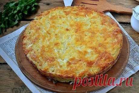 Запеканка из тертого картофеля с сыром и чесноком