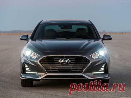 Смотри! Hyundai Sonata 2018 года: рестайлинговая модель седана В ближайшее время в автосалонах мы сможем встретить обновленную Hyundai Sonata. Эта модель является рестайлингом седьмого по счету поколения популярной мод