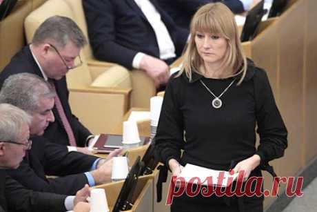 Российские олимпийские чемпионы рассказали о подарках от спонсоров. Депутат Госдумы, олимпийская чемпионка по конькобежному спорту Светлана Журова, теннисистка Екатерина Макарова и конькобежец Александр Голубев прокомментировали новость о миллионе долларов, подаренном чемпиону по вольной борьбе за победу в Токио. Они рассказали о наградах, полученных от спонсоров.