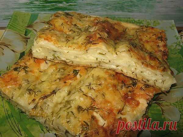 Быстрый вкусный сырный пирог из лаваша.