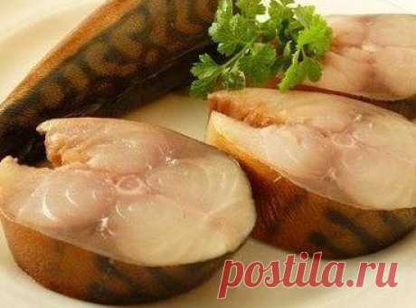 Соленая скумбрия в чайном рассоле