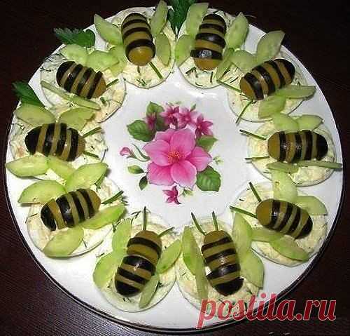 Удивительные пчелки.