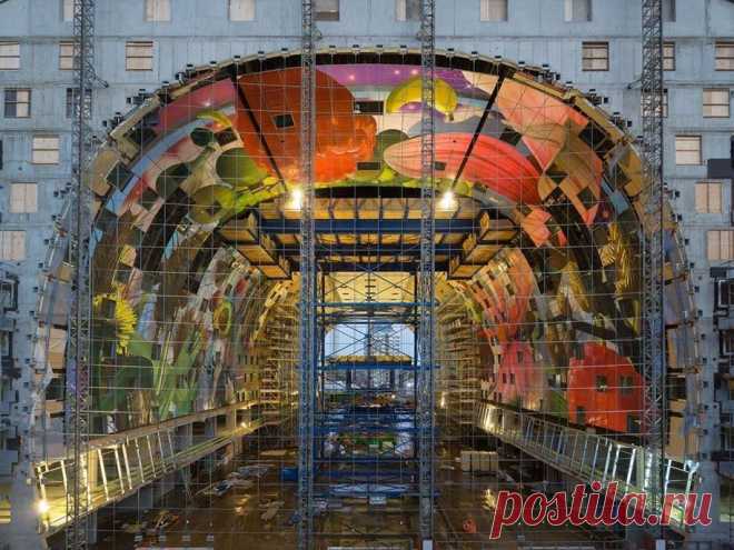Рынок в Роттердаме - произведение искусства