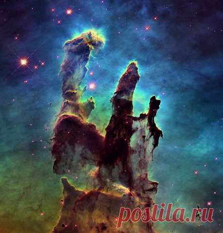 7. Столпы творения находятся в Туманности Орла. Они состоят из звездного газа и пыли и расположены в 7 000 световых лет от Земли.