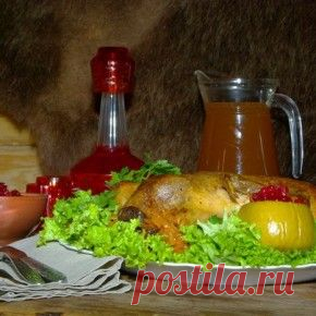 Напитки долголетия
Чай викингов.
Смешайте сухие плоды шиповника с измельченной сухой крапивой и травой спорыш (купите в аптеке) – в равных частях.
Столовую ложку смеси залейте стаканом кипятка и настаивайте 3 часа.Затем выпейте залпом.Этот напиток нужно пить утром и днем вместо чая.Он придает бодрости и повышает настроение.