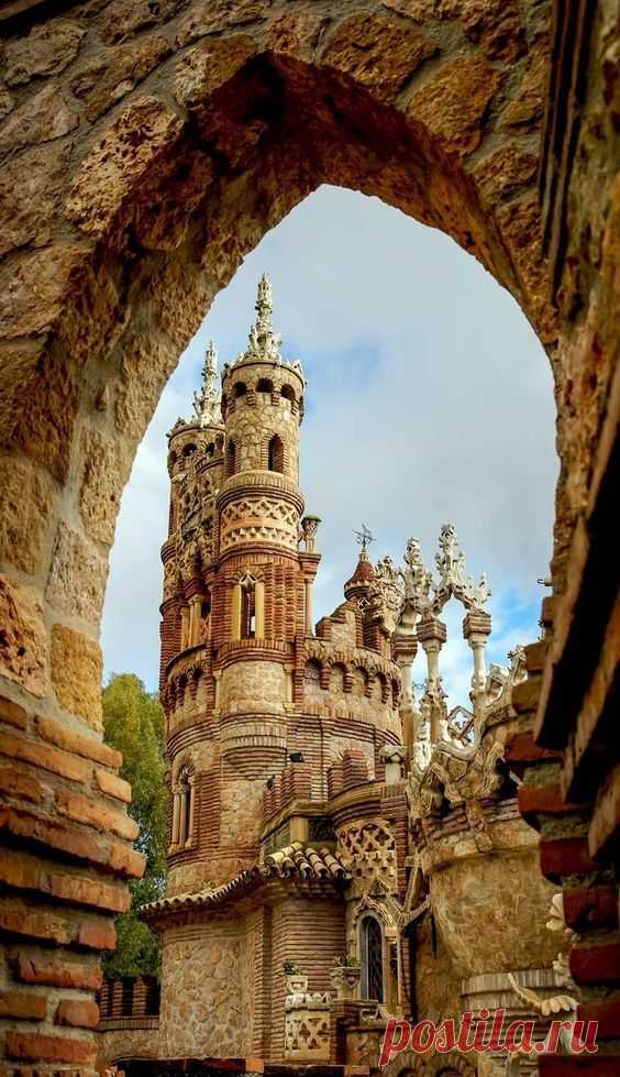 (81) Pinterest - Легенда в камне. Замок Коломарес. - Мастерок.жж.рф | Architect