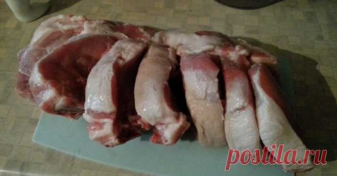 Этот трюк сделает самое жесткое мясо нежным за полчаса. Даже конина жуется как курица! Бывает же так, что смотришь на говядину на рынке или в супермаркете — красота. Но вот после приготовления она напоминает кожаную подметку. Или же на сочную филейку денег не всегда хватает, но чтобы хо…