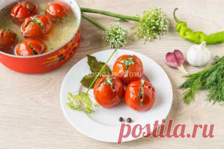 Малосольные помидоры с чесноком и зеленью