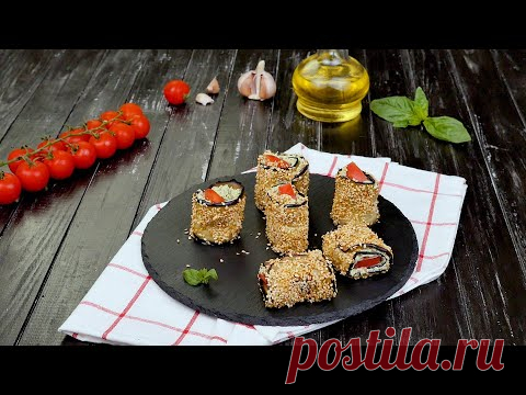 Рулетики из баклажанов с творогом - Рецепты от Со Вкусом - YouTube Ингредиенты:

Баклажан - 2 шт.
Творог - 200 г
Грецкие орехи - 50 г
Кунжут - 60 г
Помидор - 2 шт.
Чеснок - 3 зуб.
Подсолнечное масло - 2 ст. л.
Соль по вкусу
Зелень по вкусу