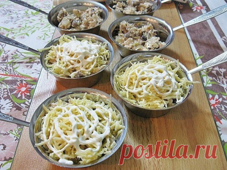 Жюльен из курицы с грибами.