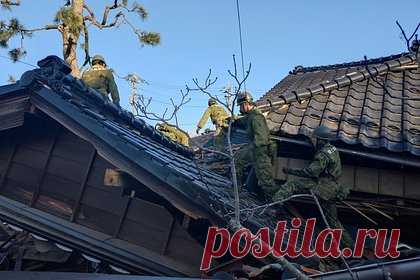 В Японии возобновили движение поездов после землетрясений. Движение скоростных поездов «Синкансэн» возобновили в Японии спустя сутки после землетрясений, произошедших в центральной части страны, сообщают крупнейшие железнодорожные операторы страны. Ранее Главное метеорологическое агентство Японии рассказало о серии мощных землетрясений.
