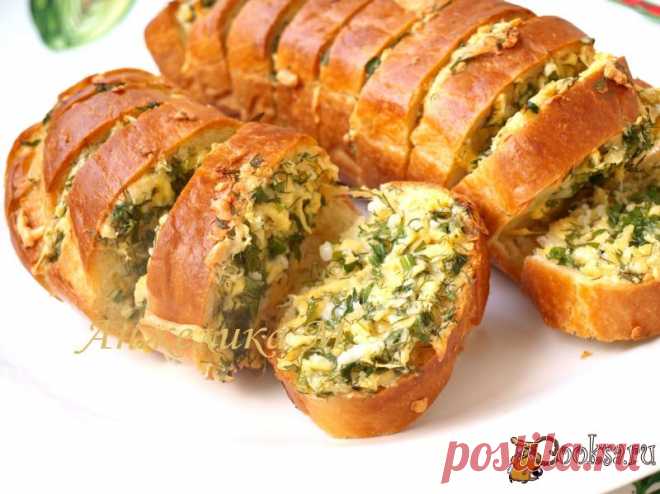 Запечённый батон с чесноком и сыром!.