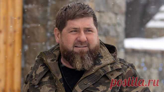 Кадыров рассказал, как относится к многоженству. Глава Чеченской Республики Рамзан Кадыров во время прямой линии с жителями региона ответил на вопрос о многоженстве. Об этом сообщает РИА Новости. В ходе блиц-опроса Кадырову задали вопрос: "Вторая жена или спокойная жизнь?" ...