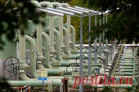 Европейская страна заявила о риске срыва поставок российского газа. Угроза полного прекращения поставок российского газа в страны Центральной Европы является реальной. Трубопроводы, обеспечивающие транзит топлива в Австрию, проходят по территории Украины и подвержены рискам критических повреждений из-за боевых действий, предупредила австрийский министр энергетики Гевесслер.
