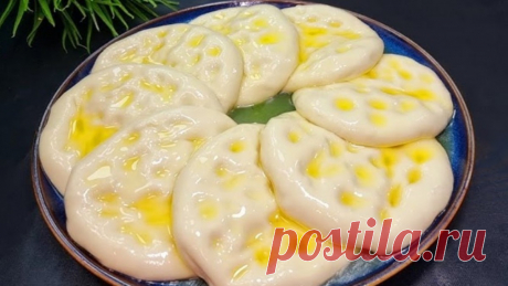 За копейки, мама научила. В разы круче и вкуснее обычных пирожков: даже крошки не остается Пышные и мягкие, ароматные пирожки, из простого набора продуктов. Тесто универсальное, сочетается с разными начинками, как сладкими, так и солеными. Для приготовления вам потребуются такие ингредиенты: мука, 1...