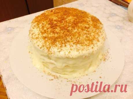 Самый простой и вкусный торт!!!  Ингредиенты:
Тесто:-1 банка майонеза "Провансаль" жирность 67%(250 гр)-3 яйца-250 гр. сахара-250 гр. муки-разрыхлитель для теста(1 чайная ложка)-грецкие орехи(70 гр.)-изюм(70 гр.)-мак пищевой-банан-ш…
