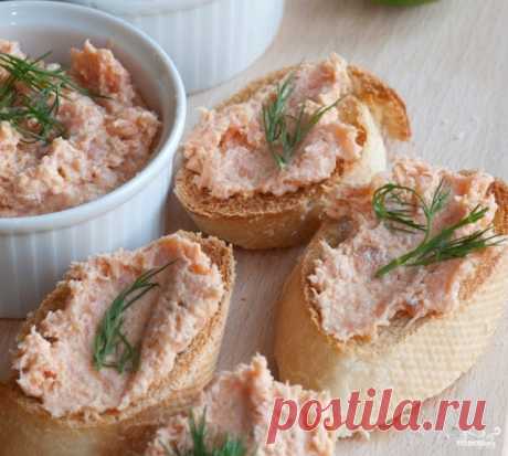 Это самый вкусный паштет из всех, которые я пробовала! Рецепт мама «принесла» из гостей много лет назад, и теперь этот паштетик у нас очень часто!