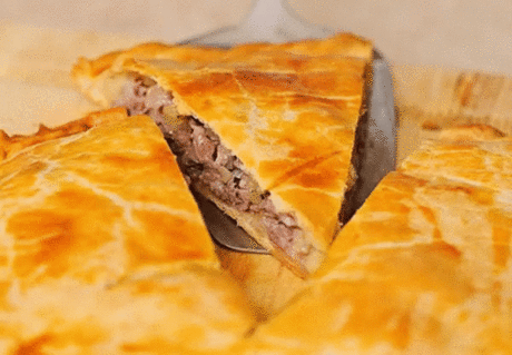Вкусный и необычный пирог без названия!
Ингредиенты:
капуста свежая- половинка маленького кочанчика
350 - 400 грамм фарша говяжьего ( можно и куринного ) какой нравится
соль приправы по вкусу
зелень свежая
1 стакан кефира
1 стакан майонеза
3 яйца
1 чайная ложка соды или пакетик разрыхлителя
8 столовых ложек муки (с горкой)
масло для смазки формы растительное
половинка белка взбитого для смазки пирога готового ( можно и не делать и так вкусно и красиво )
Приготовление:
1.Мелко нарезаем капусту