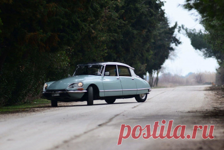 Citroen DS — самая крутая тачка за всю историю автомобилестроения . Тут забавно !!!