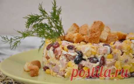 Салат с чесночными сухариками - Кулинарные Рецепты