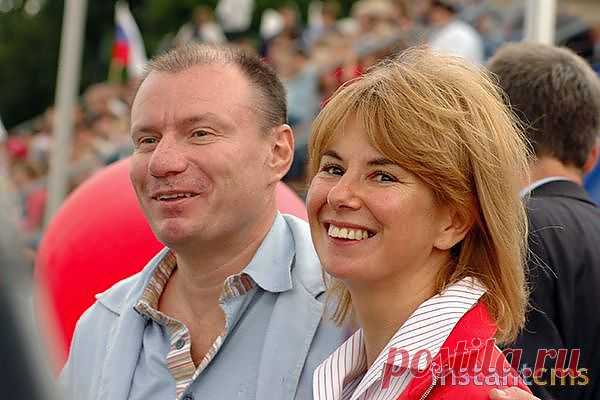 Миллиардер Потанин отдал активы на благотворительность перед разводом с женой 


Российский миллиардер, владелец холдинга "Интеррос" Владимир Потанин перед разводом с женой передал большую часть своего состояния, которое оценивается в 14 миллиардов долларов, на благотворительность, пишет "Коммерсантъ".

Представитель миллиардера заявил, что бизнес-активы уже "переданы на благотворительные цели с учетом наследства детям".