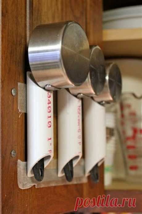 DIY - PVC pipe for kitchen organizing by Ashbee Design, Hold measuring spoons and cups | Organization | Размещение инструментов, Дизайн и The doors