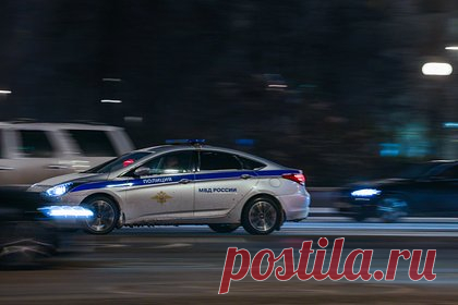 Полицейские обнаружили 18 килограммов марихуаны на заднем дворе у россиянина. Полицейские в Бурятии обнаружили на заднем дворе у 46-летнего местного жителя более 18 килограммов марихуаны. В отношении подозреваемого составлен протокол по статье 6.9 («Потребление наркотических средств без назначения врача») КоАП РФ и возбуждено уголовное дело по части 2 статьи 228 УК РФ.
