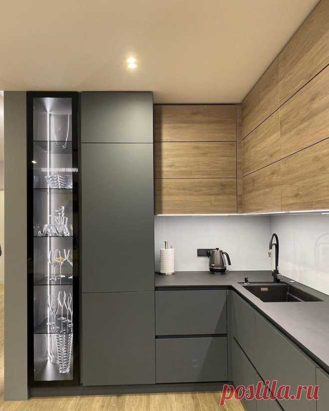 Как вам тренд делать ряд высоких шкафов вместо кухонного гарнитура? | Мебель своими руками | Пульс Mail.ru