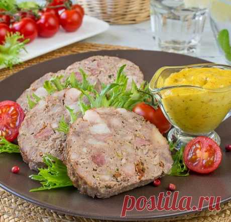 Рецепт мясного рулета с копченой грудинкой на Вкусном Блоге
