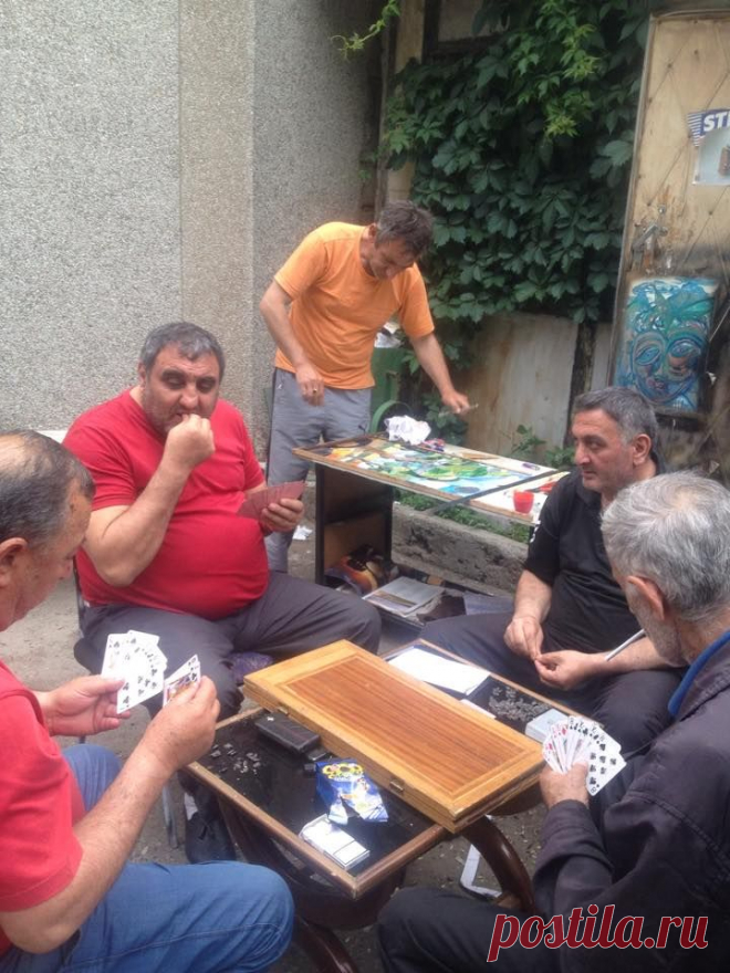 http://robertxachatryan.wix.com/apaki