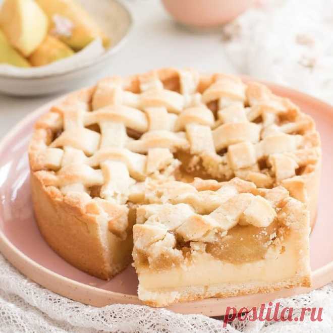 ​Песочный пирог с заварным кремом и карамелизированными яблоками