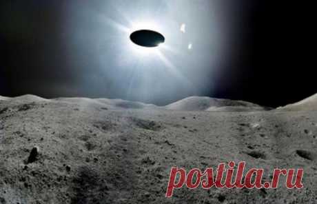 Из кратера Луны взлетает НЛО