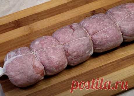 Заворачиваем мясную начинку в бумагу: мясной рулет заменил колбасу