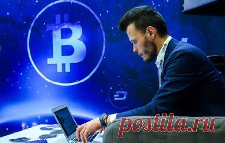 Стоимость биткойна обновила исторический максимум. Она превысила $72 тыс.