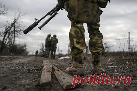 Двух парапланеристов приняли за украинских диверсантов и задержали. Двух парапланеристов приняли за диверсантов ВСУ и задержали в Белгородской области, в 20 километрах от российско-украинской границы. Система противовоздушной обороны зафиксировала неизвестные объекты, после чего по тревоге подняли дежурных бойцов Федеральной пограничной службы.