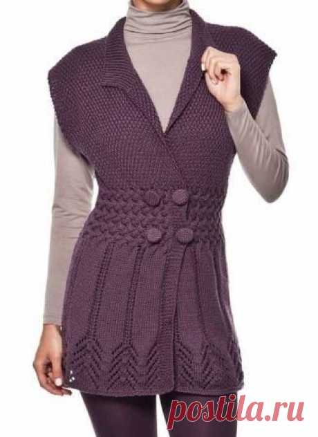 Теплая туника спицами Размер: 40/42 Вам потребуется: 4 мотка пряжи Cisne Merino Coats Corrente (50% акрил микрофибра, 50% мериносовая шерсть, 236м/100г, цвет 1079) фиолетового цвета; Спицы №3,5 и 4; Игла для сшивания; 4 пуговицы Узоры: Резинка 1 х 1: попеременно 1 лиц.
