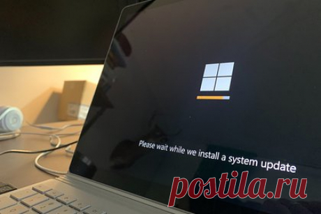 Обновление Windows 10 замедлило систему. Пользователи популярной Windows 10 пожаловались на проблемы с актуальным обновлением. По словам пользователей Reddit, установка небольшого обновления KB5027215 может нанести вред системе. Как выяснилось, после загрузки апдейта запускается установка, которая может занять длительное время — до нескольких часов.