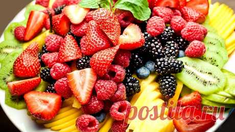 Download Wallpaper 1920x1080 Berries, Fruits, Cutting, Plate Full HD 1080p HD Background