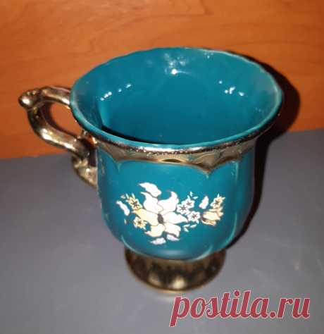 Чашка Орфей. Позолота. Ручная роспись. Керамика ручной работы. Украина. 20 век.
Высота / глубина : 105 / 90 мм.
Диаметр верх / низ : 88 / 57 мм.
Количество : 5 шт.
Цена : 600 руб. / шт.

Купить сейчас :